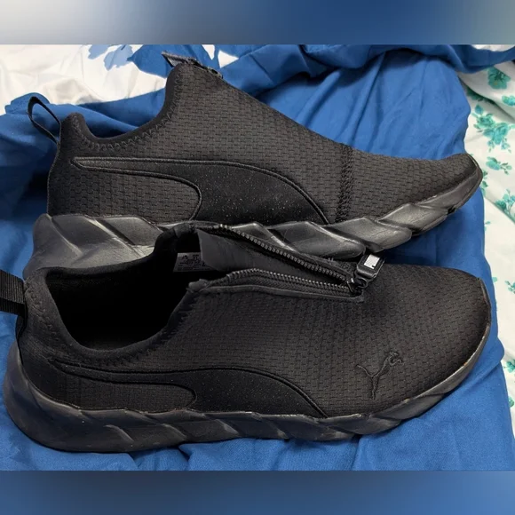 Puma Black Slip-On Sneakers Size 10 Zip Closure Like New - Picture 6 of 16